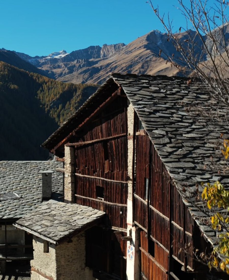 Vista sul paese di Elva — Serre, capoluogo